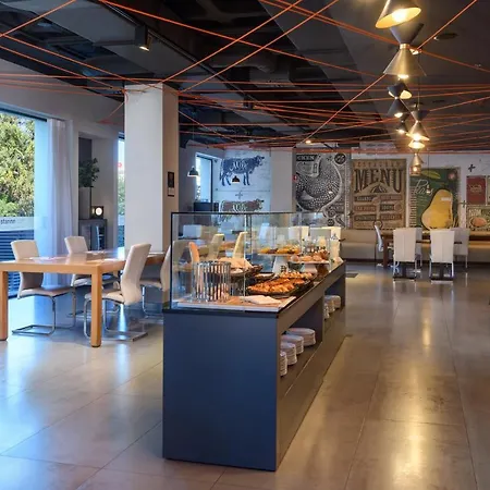 Star Airport מלון ליסבון