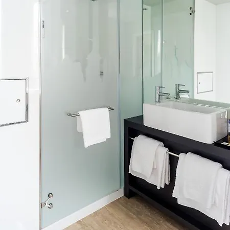 Hotel Star Airport 3*